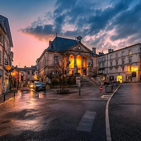 Appartamento Lumineux En Centre-ville Châteauneuf-sur-Charente